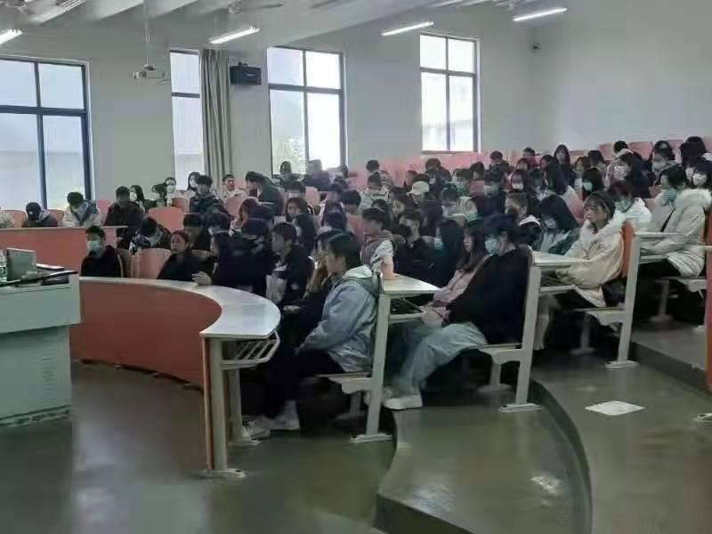 智能应用学院和公寓管理中心直属党支部 学习“党的十九届六中全会精神”(图2)