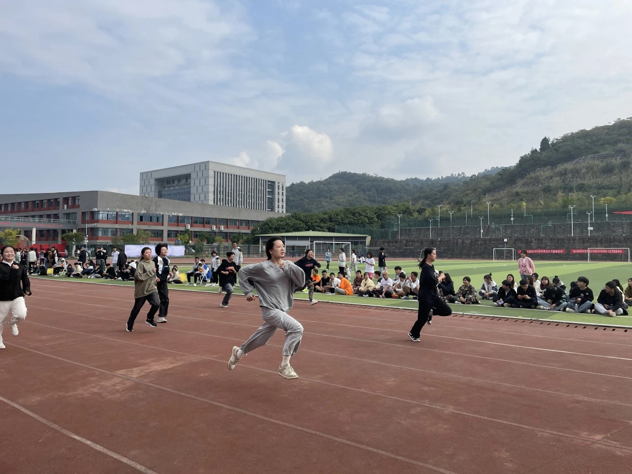 1-23110H30303594.jpg