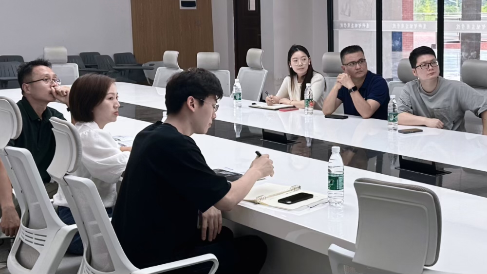 智能应用学院与中科天衡公司开展专业建设与实训室研讨会(图1)
