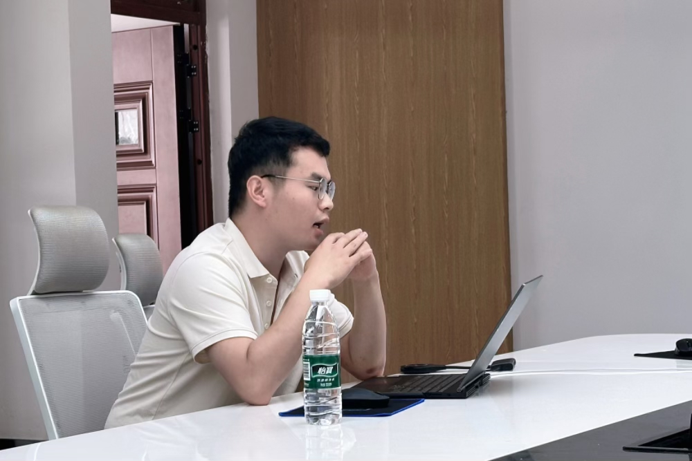智能应用学院与中科天衡公司开展专业建设与实训室研讨会(图2)