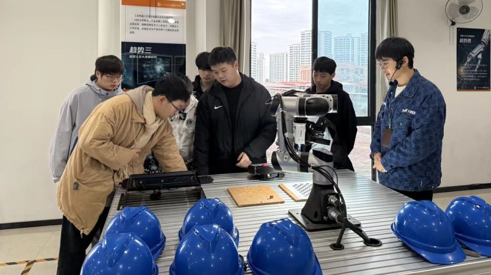 智能应用学院 | 教学公开示范课活动纪实(图2)