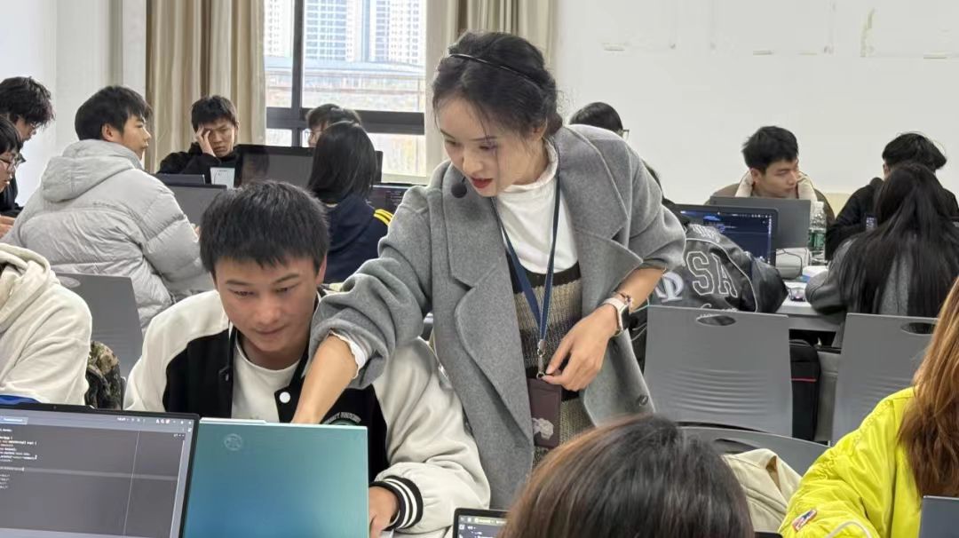 智能应用学院 | 教学公开示范课活动纪实(图8)